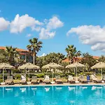 Otel Alaçatı Beach Resort *