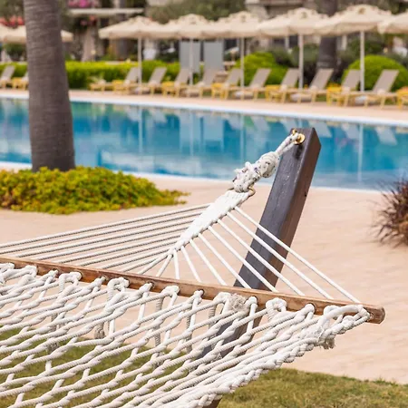 ホテル Alacati Beach Resort アラカティ