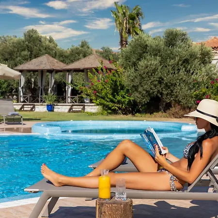 Alacati Beach Resort Hotel *