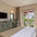 Alacati Beach Resort Hotel *