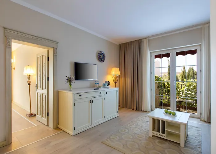 Отель Alacati Beach Resort