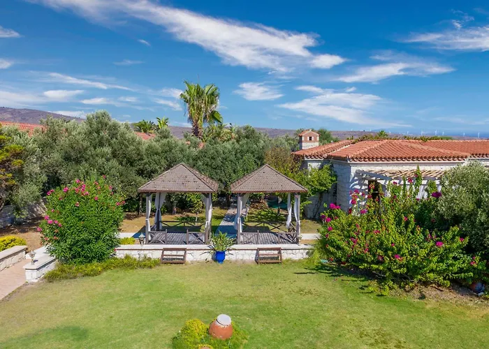 Отель Alacati Beach Resort *